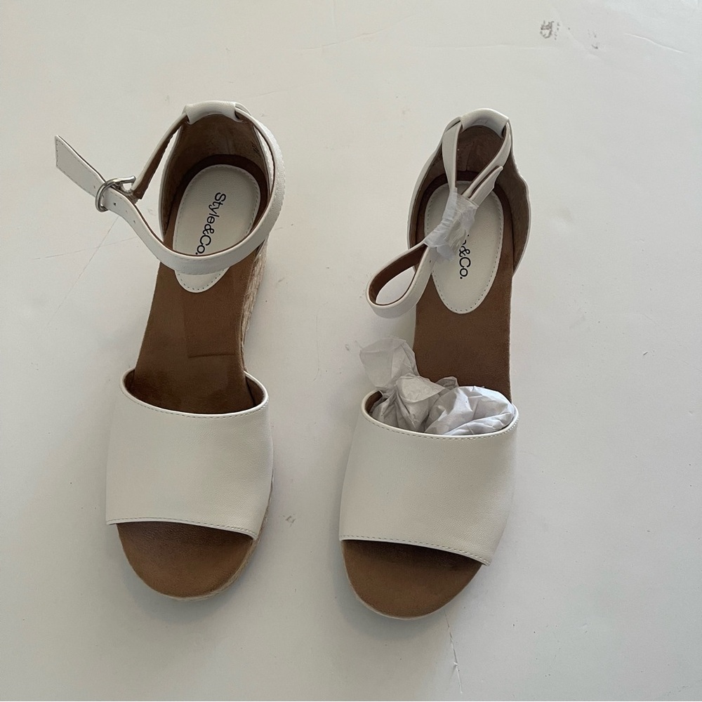 Stylish White Open-toe Wedge Sandals With Ankle Strap